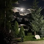 Bed & Breakfast Dworek Galosa *