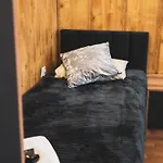 Bed & Breakfast Dworek Galosa *