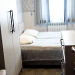 Dworek Galosa Bed & Breakfast *
