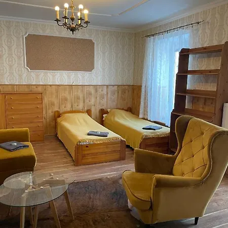 Dworek Galosa Bed and breakfast