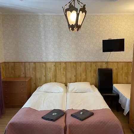 Bed and Breakfast Dworek Galosa *