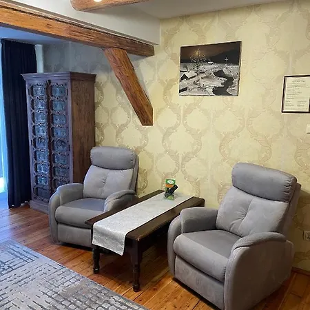 Dworek Galosa Bed and breakfast