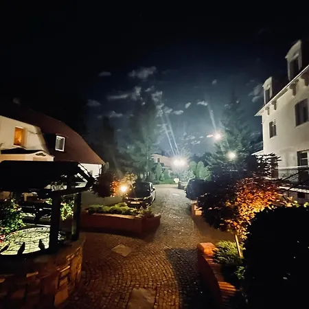 Dworek Galosa Bed and Breakfast