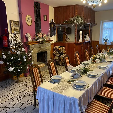 Dworek Galosa Bed and Breakfast