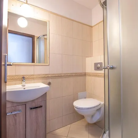 Dworek Galosa Bed and Breakfast *