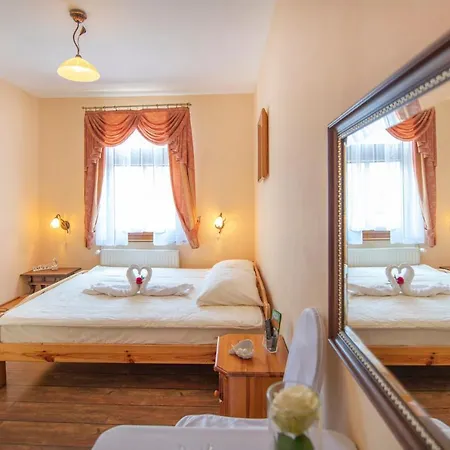 Bed and Breakfast Dworek Galosa