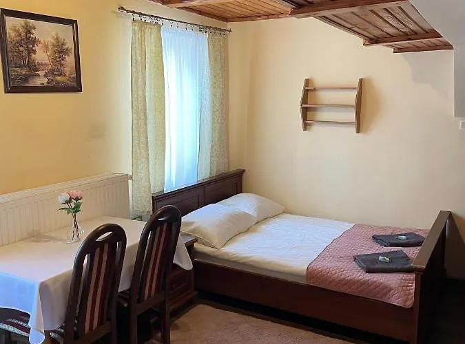 住宿加早餐酒店 Dworek Galosa *